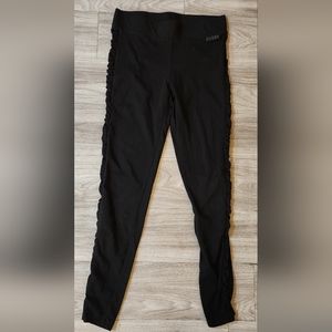 GUESS Leggings Runched. Black. Womens Size M